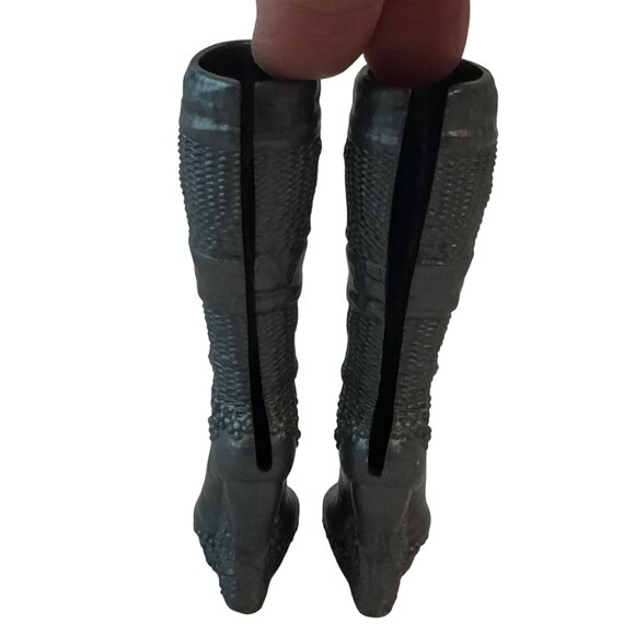 Ever After High Darling Charming Dragon Games Chainmail Platform Boots Gray - Picture 4 of 4